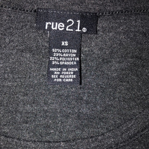 Rue 21 Shirt Size XS 3/4 length sleeves that button Pocket Design Stretchy - Picture 3 of 7